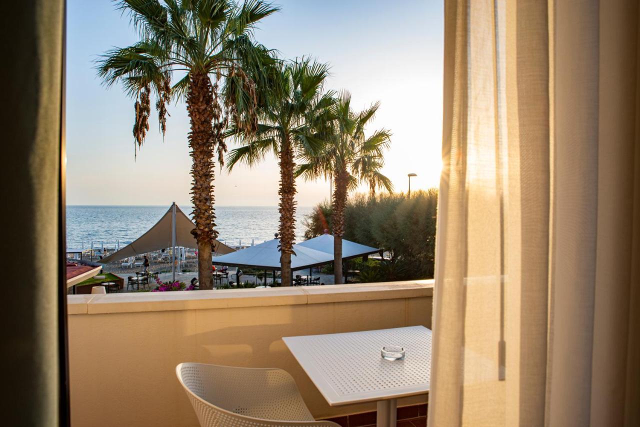 Deluxe Double Room with Sea View,1391138090:JPEG